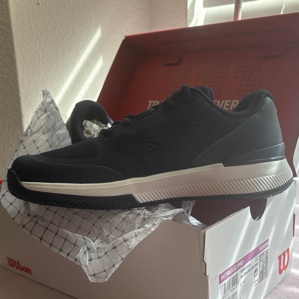 Wilson Intrigue Pro Women’s Tennis shoes - Picture 7 of 11